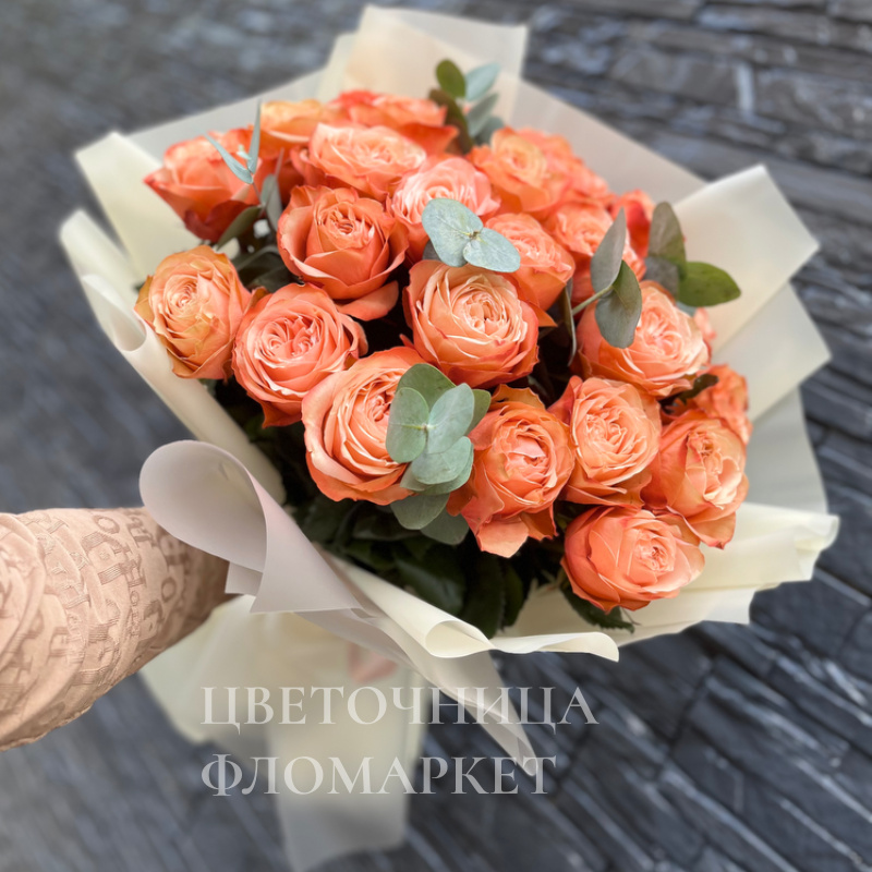 Монобукет из оранжевых роз 