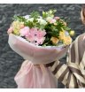 Круглый букет из хризантем  «момент» 1