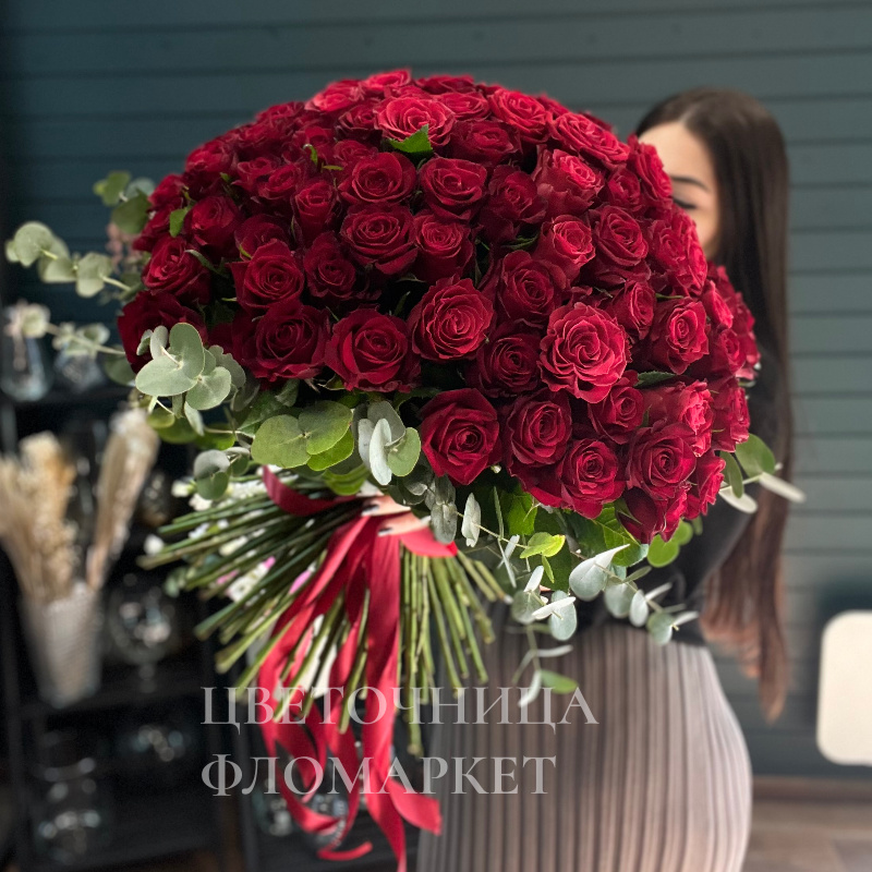 Шикарный букет из 101 розы 1