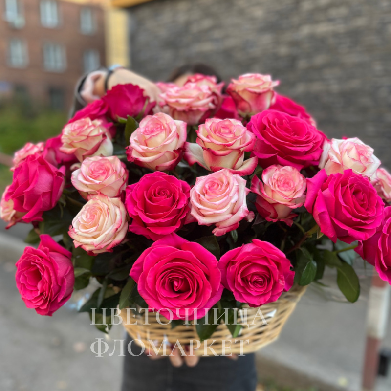Корзина из 51 розы 