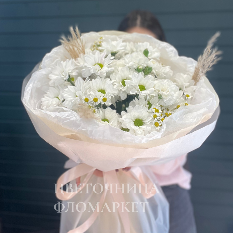 Букет из ромашковых хризантем
