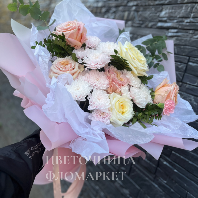 Букет пышный из роз