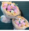 Букет из розовых хризантем и роз 