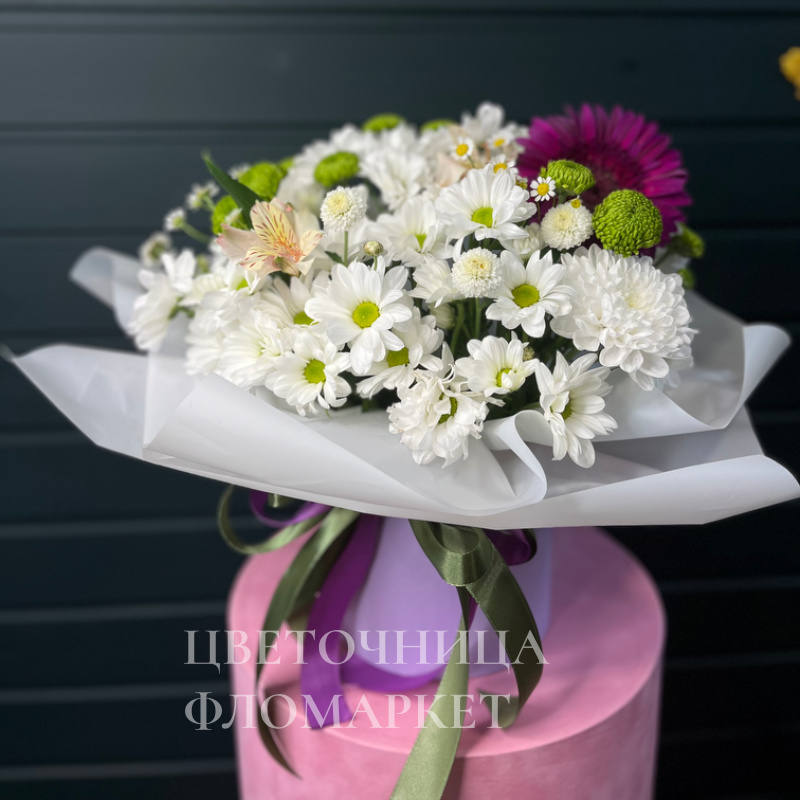 Коробка шляпная с герберой 1