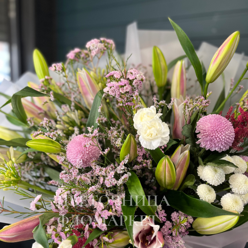 Букет из лилий и хризантем  1