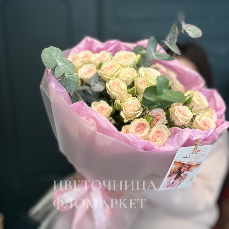 Букет из кустовой розы 7 шт