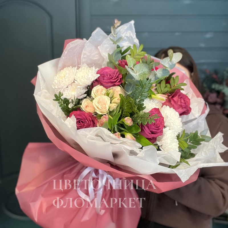 Розовый сюрприз с розами