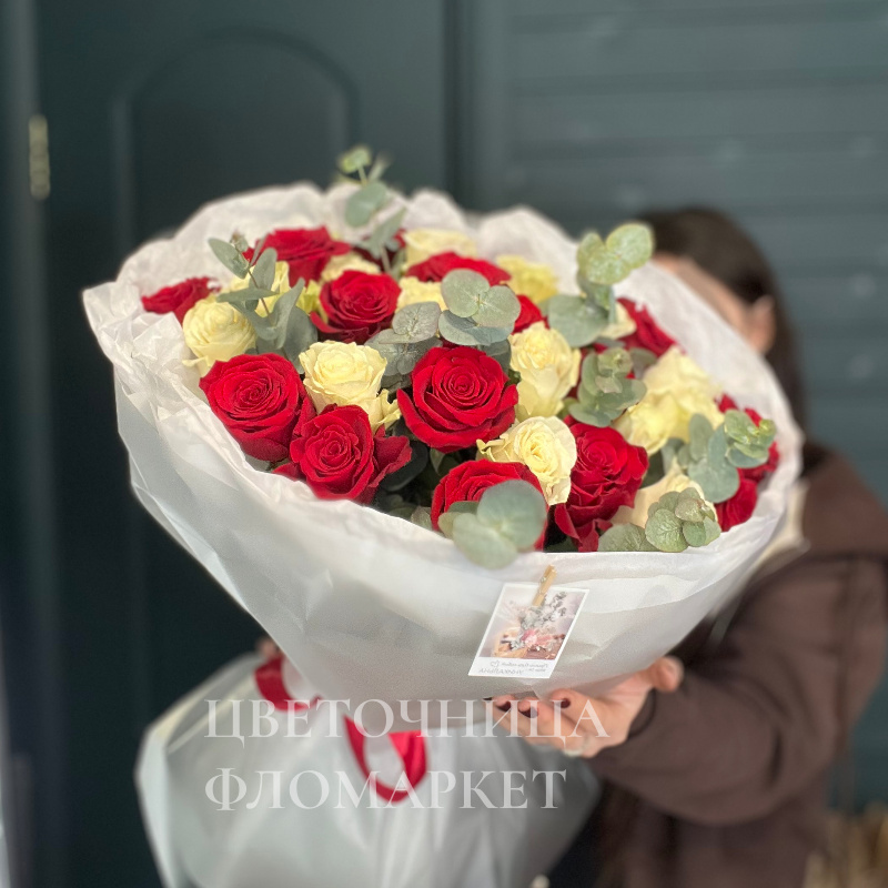 Королевские розы бело-красные 1